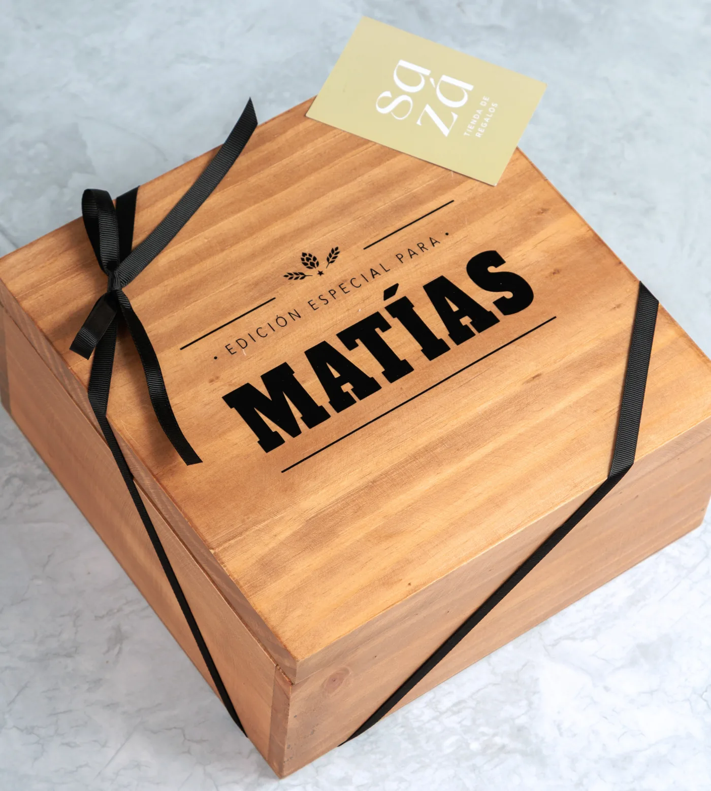 Edición Especial: Cerveza, Aceitunas & Caja Personalizado