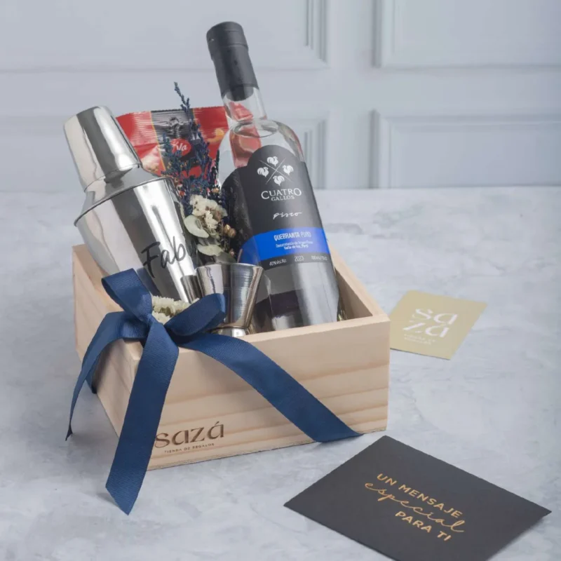 Pack Pisco Cuatro Gallos & Coctelera Personalizada